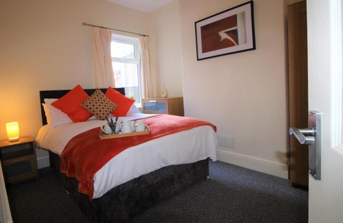 Cleethorpes House | Spacious House in Cleethorpes - sleeps 10