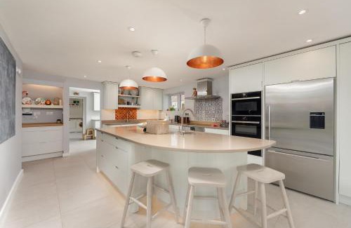 Cheddar House | Spacious House in the Heart of Cheddar