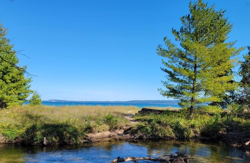 Cedar House | Spacious House near beaches, lakes, golf courses and wineries