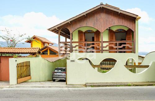 Ribeirao da Ilha House | Spacious House with Sea View