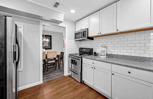 La Marque House | Spacious La Marque Home w/King Bed & Modern Perks
