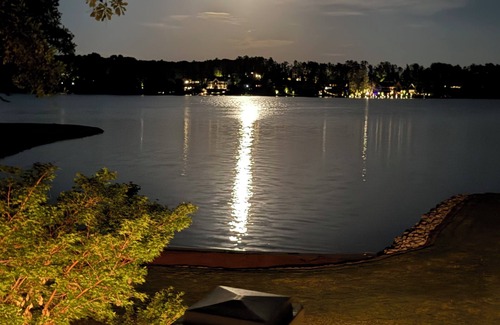 Lake Oconee House | Spacious lake front 5-bedroom home in Reynolds Great Waters subdivision