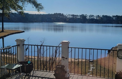Lake Oconee House | Spacious lake front 5-bedroom home in Reynolds Great Waters subdivision