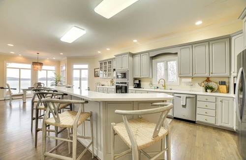 Cadiz House | Spacious Lakefront Kentucky Home Rental!