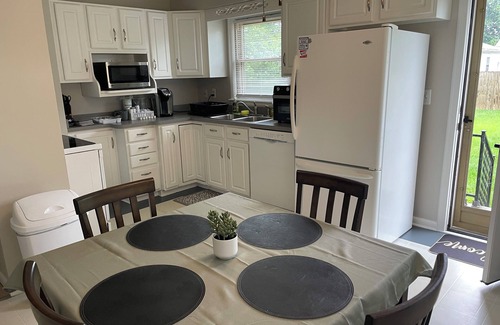 Bashford Manor House | Spacious Louisville Bungalow Close to Everything! 4 Beds/2 Full Baths