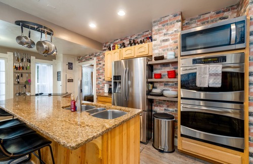 Loveland House | Spacious Luxe Downtown Victorian Home - Pets OK-Close to Rocky Mtn National Park