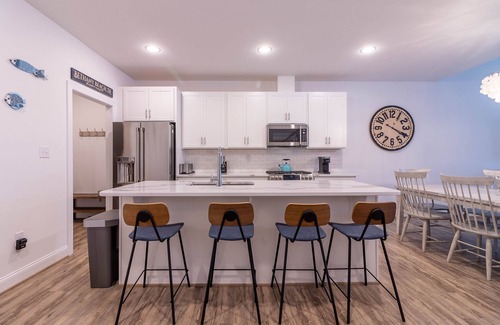 Frankford House | Spacious luxury home 5 miles from Bethany Beach with family-friendly amenities!