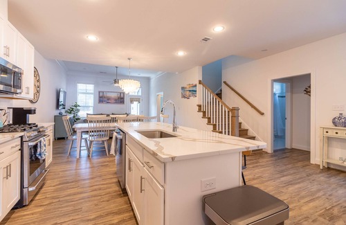 Frankford House | Spacious luxury home 5 miles from Bethany Beach with family-friendly amenities!