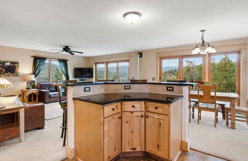 Nederland House | Spacious luxury home with Hot tub & Mountain Views