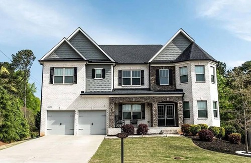 Cumming House | Spacious Luxury Retreat – 6BR/5BA in Cumming, GA