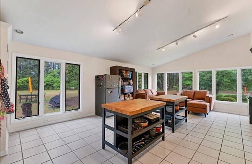 Southern Pines House | Spacious Master Bed & Bath for rent in Southern Pines with WiFi and AC