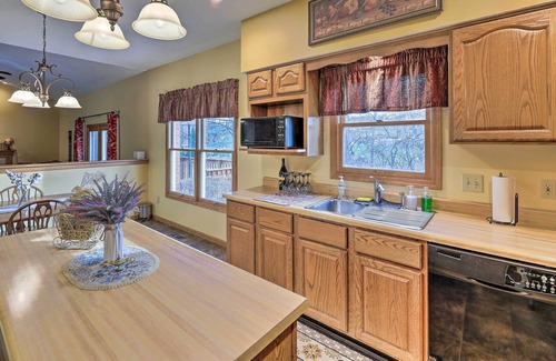 Miamisburg House | Spacious Miamisburg Home w/ Deck & Yard!