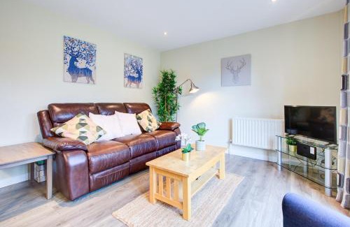 Markhouse Apartment | Spacious & Modern 2 Bed sleeps 5 in Walthamstow