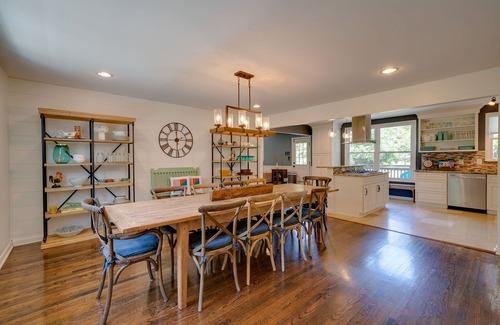 West Meade House | Spacious Modern-Farmhouse-Perfect for families and groups!