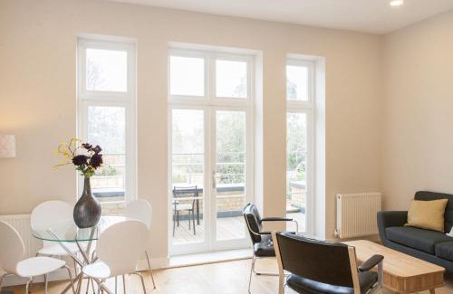 Ladywell Apartment | Spacious & modern flat with Sun Terrace near Greenwich and attractions