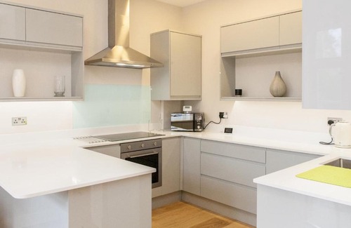 Ladywell Apartment | Spacious & modern flat with Sun Terrace near Greenwich and attractions