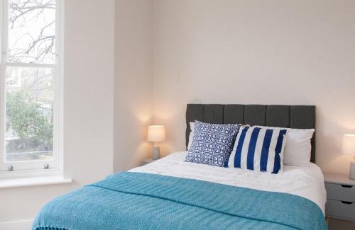 Ladywell Apartment | Spacious & modern flat with Sun Terrace near Greenwich and attractions