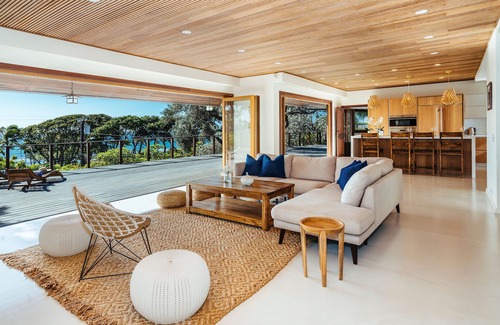 Kahala Villa | Spacious Modern Hawaiian Barefoot Luxury - THANKSGIVING AVAILABLE