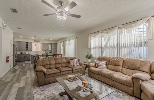 Windwood Bay House | Spacious Modern Pool Home w/3 Masters Amazing Games Rm & Secret Harry Potter Rm