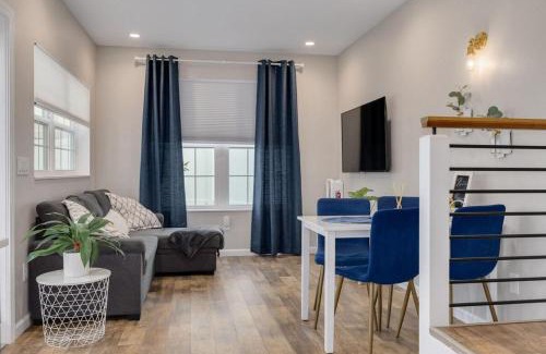 Downtown Dunedin House | Spacious & Modern Tiny Home with Pool in Dunedin