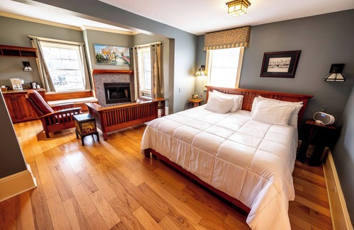 Shawnee On Delaware Hotel | Spacious Mountain Retreat | Perfect for Relaxation & Scenic Views