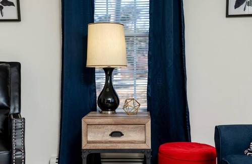 Rosemont Apartment | Spacious & New 2 BD 3 BA High End House