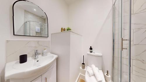 Roath Apartment | Spacious One Bedroom | WiFi