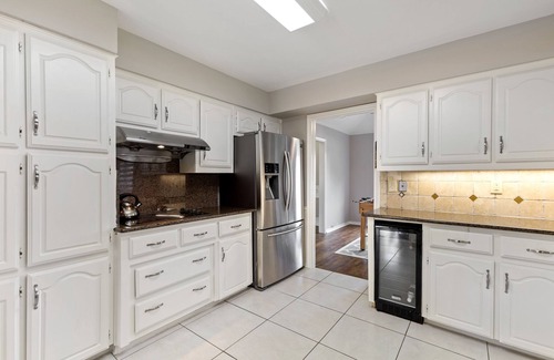 Plano House | ✨Spacious, Peaceful & Charming w Pool! Sleeps 14, BBQ, Games, Family Friendly