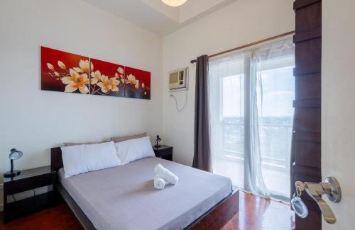 Manila Apartment | Spacious Penthouse Near NAIA with 24-7 Convenience
