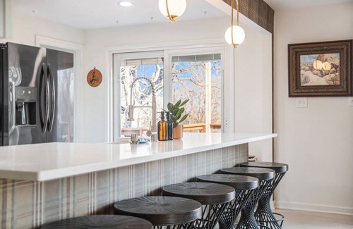 Omaha House | Spacious Ranch w/Hot Tub & Game Room, Sleeps 24!