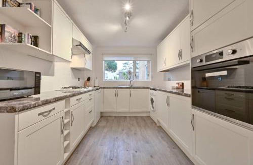 Sandbanks Apartment | Spacious Sandbanks Apartment near Beach and Bars with Free Parking