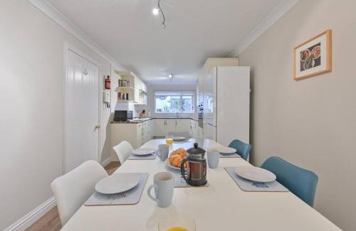 Sandbanks Apartment | Spacious Sandbanks Apartment near Beach and Bars with Free Parking