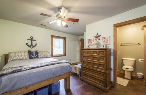 Higden House | Spacious, Serene Greers Ferry Lake Getaway w/ lake access