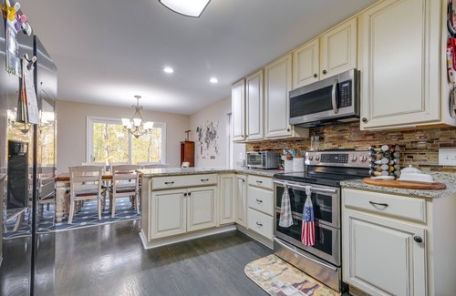 Clifton House | Spacious & Serene Lake Ridge Retreat w/Game Room!