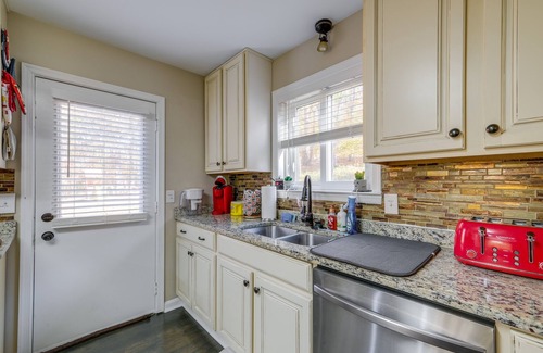 Clifton House | Spacious & Serene Lake Ridge Retreat w/Game Room!