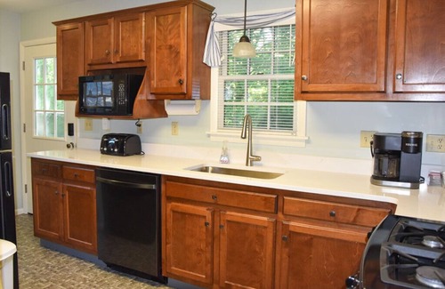 Mansfield Apartment | Spacious Studio Apartment Only Minutes Away from Mid-Ohio Sports Car Course!