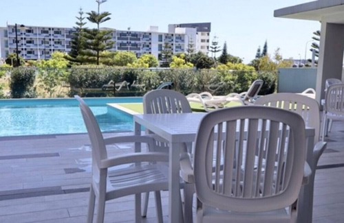 Birtinya Apartment | Spacious Studio Apt opp Hospital