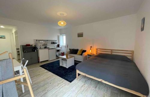Atalaia Apartment | Spacious Studio in Sunny Villa Minutes to Beach