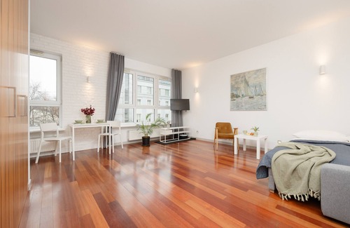 Muranow Apartment | Spacious Studio & Parking by Renters