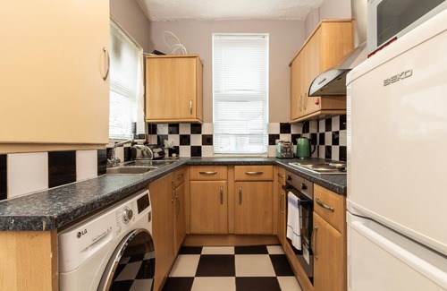 Eccles Bed & Breakfast | Spacious Suite 3: Private Room for 3