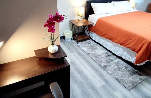 Indianapolis Apartment | Spacious Suite Close to Downtown Indy/King Bed