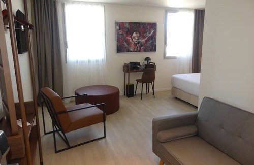 Signes Hotel | Spacious Suites at the Heart of Sainte-Baume - Local Attractions, Dining Nearby