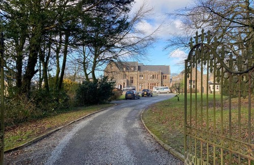 Kilkhampton House | Spacious, Sun-filled, Detached Cabin in a Peaceful Corner of Cornwall
