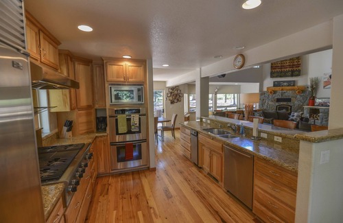 Truckee Cabin | Spacious Tahoe Donner Home | Private Hot Tub | Pool Table | HOA Beach, Gym and Pool Access