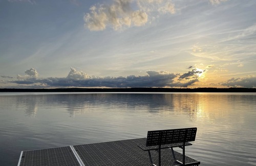 Crandon Cottage | Spacious, three bedroom cottage on beautiful Lake Metonga.