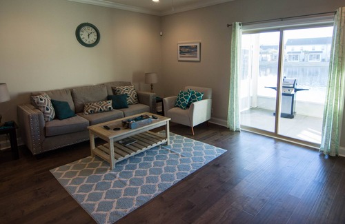 Epworth Acres House | Spacious townhome in great island location! STELLAR RATES!