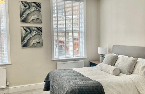 Malton Apartment | Spacious Townhouse Room in the heart of Malton