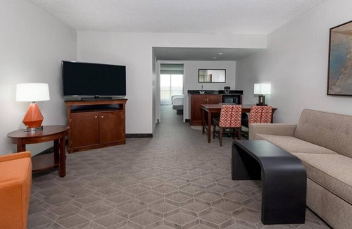 Park Central Hotel | Spacious Two-Room Suite! Pool, FREE Parking! Minutes to - Downtown Dallas!