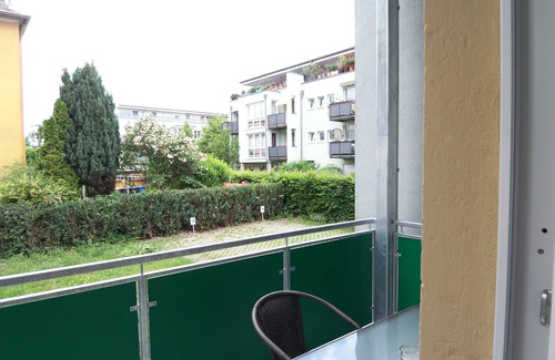 Mickten Apartment | Spacious vacation apartment on the Elbe