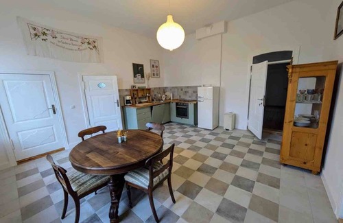 Ehmkenhagen Apartment | Spacious vacation apartment in a small, charming manor house!
